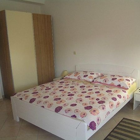 Deda Apartments Pag Town Buitenkant foto