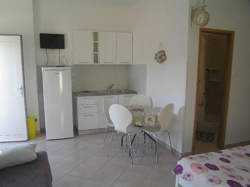 Deda Apartments Pag Town Buitenkant foto