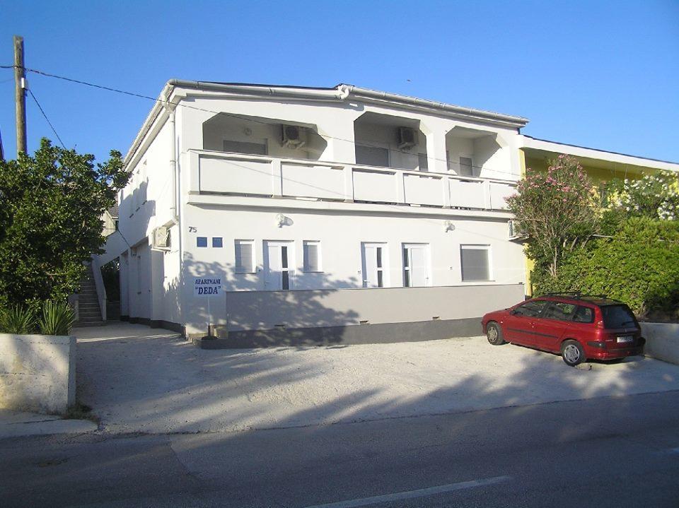 Deda Apartments Pag Town Buitenkant foto